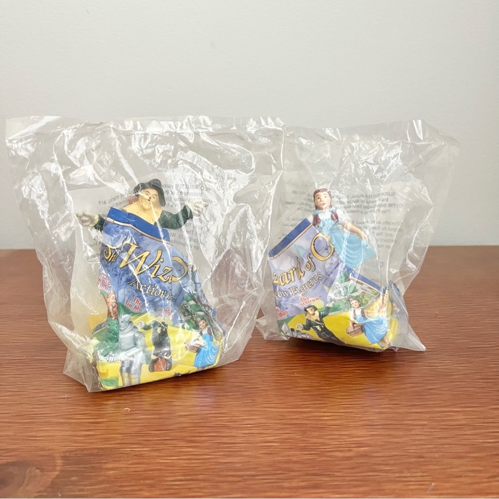 Set of 2 VTG Blockbuster Wizard of Oz Figurines Sealed Package Dorothy Scarecrow
